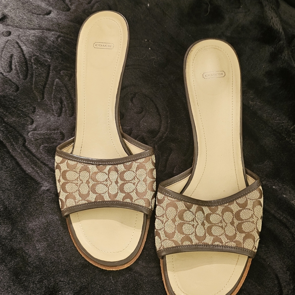 Coach Women's Brown Slide Sandals - Picture 3 of 4